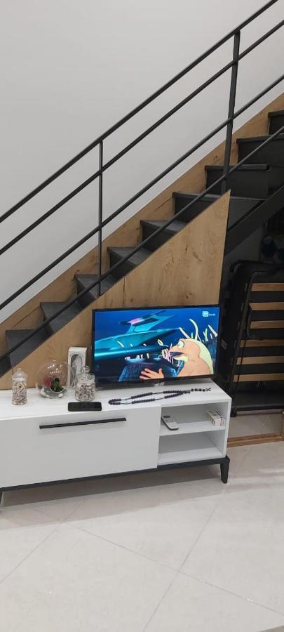 Me Qera Dublex Lungomare Apartman *